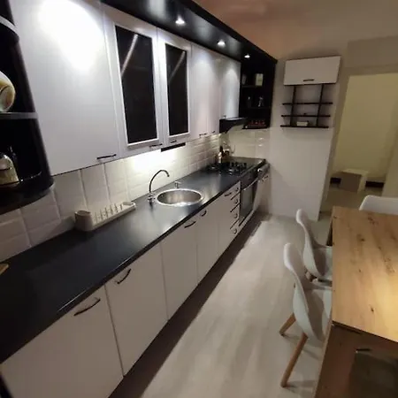 Priestranný Apartmán- S Vynikajúcou Dostupnosťou