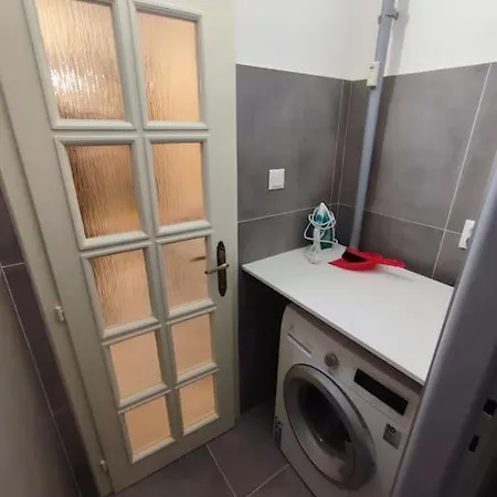 Priestranny Apartman- S Vynikajucou Dostupnostou * براتسيلافا