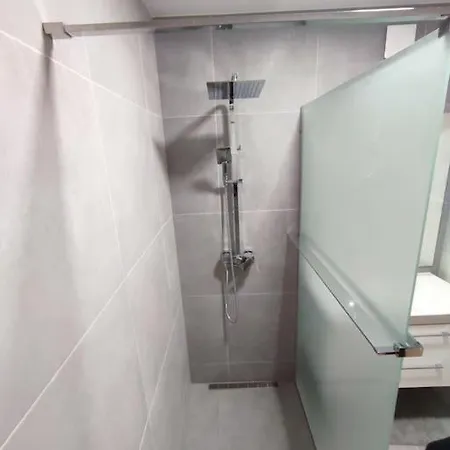 Priestranny Apartman- S Vynikajucou Dostupnostou براتسيلافا