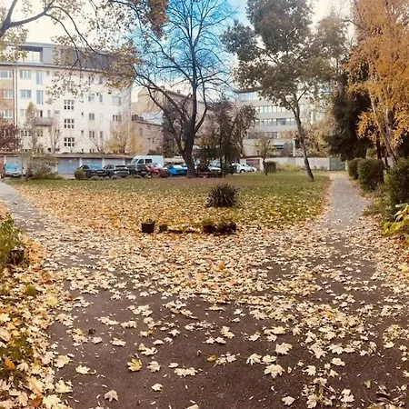 Priestranny Apartman- S Vynikajucou Dostupnostou شقة